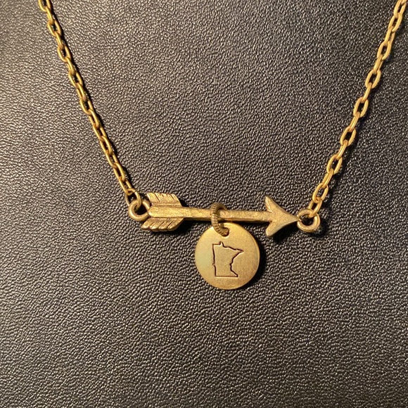 Arrow Minnesota MN state charm necklace Simple Elegant Gold Tone Necklace walz - Picture 8 of 13
